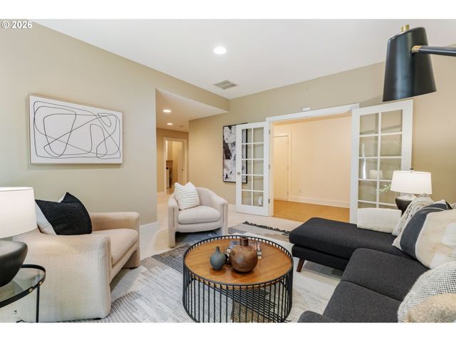 3043 Nw MONTARA Loop, Portland, OR 97229