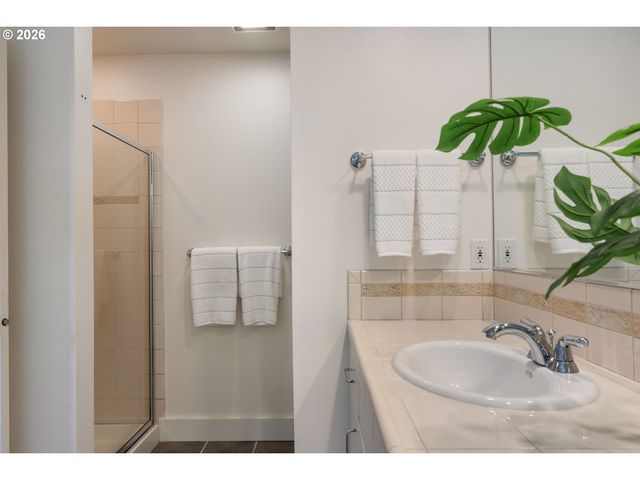 3043 Nw MONTARA Loop, Portland, OR 97229