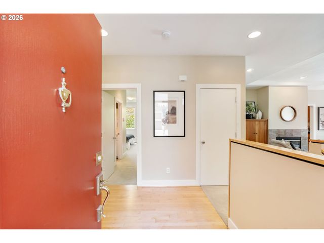 3043 Nw MONTARA Loop, Portland, OR 97229