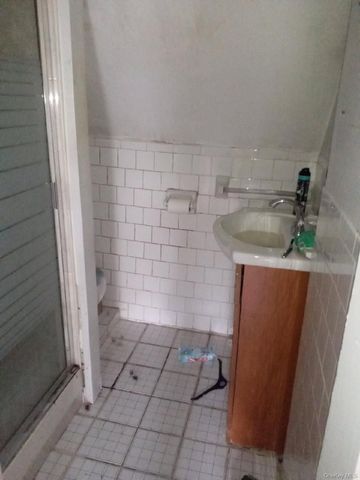 8616 90th Street, Woodhaven, NY 11421