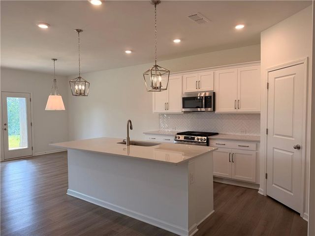 215 Foxhill Drive, Dawsonville, GA 30534