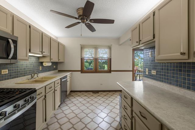 1965 Crescent Lane, Hoffman Estates, IL 60169