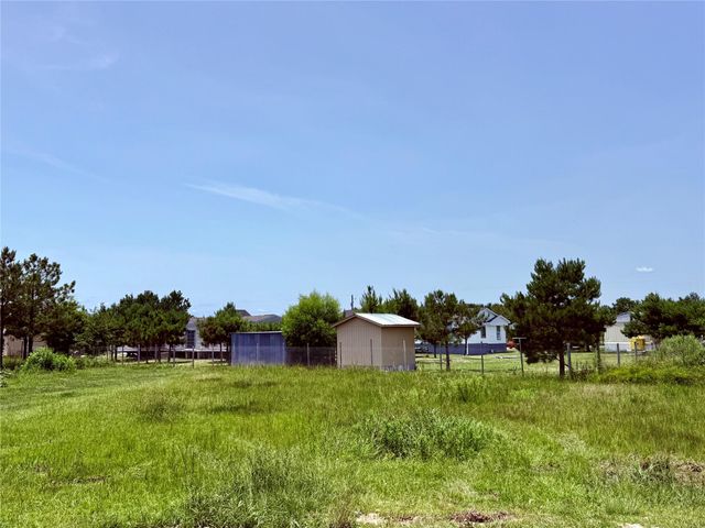 11 Road 5118, Cleveland, TX 77327