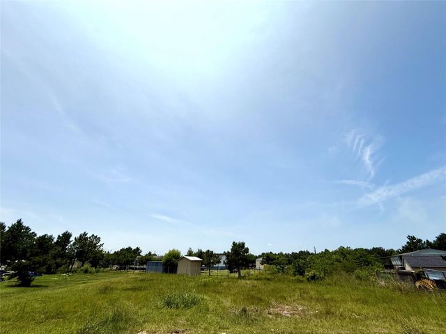 11 Road 5118, Cleveland, TX 77327