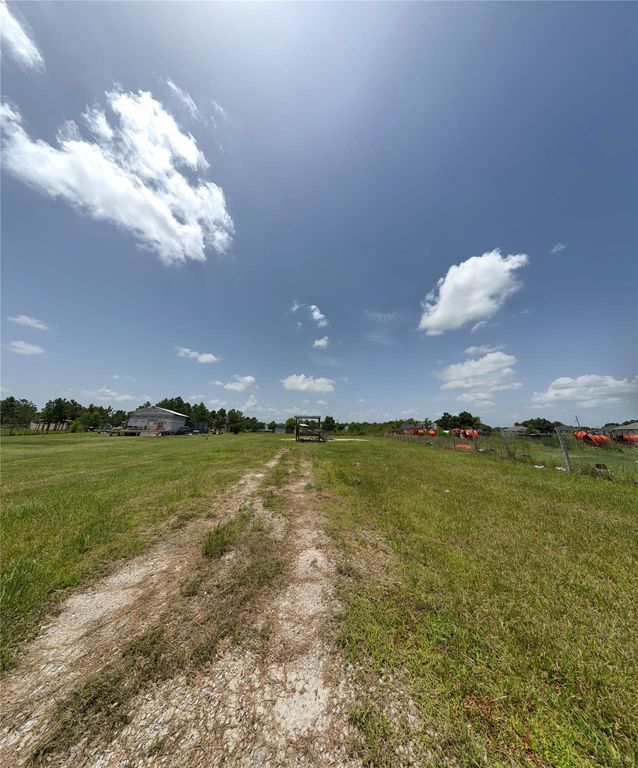 11 Road 5118, Cleveland, TX 77327