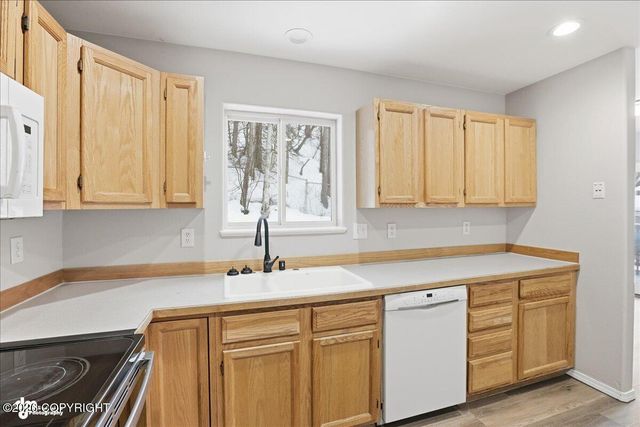 17506 N Juanita Loop, Eagle River, AK 99577