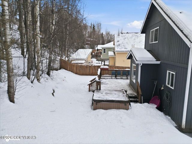 17506 N Juanita Loop, Eagle River, AK 99577