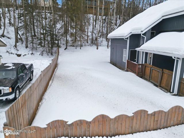 17506 N Juanita Loop, Eagle River, AK 99577