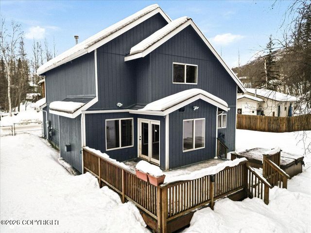 17506 N Juanita Loop, Eagle River, AK 99577