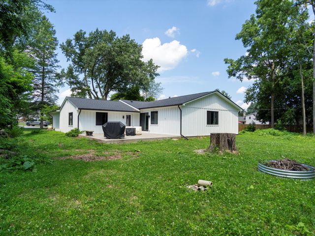 11480 S Crestline Drive, Washington Twp, MI 48095