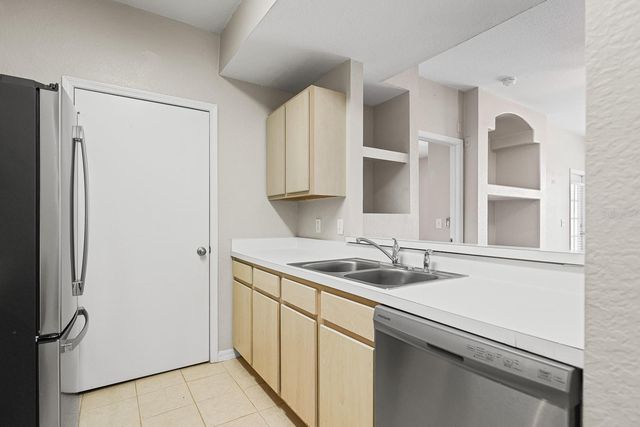8513 LUCUYA WAY 209, Temple Terrace, FL 33637