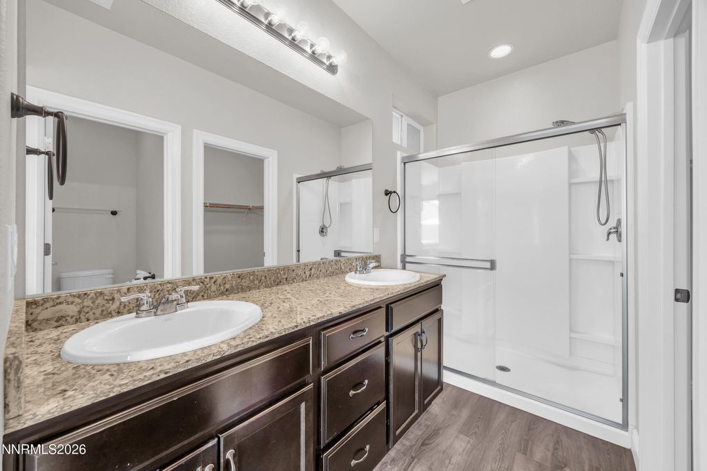 Image 17 of property listing at 214 Red Oak Drive, Fernley, NV 89408