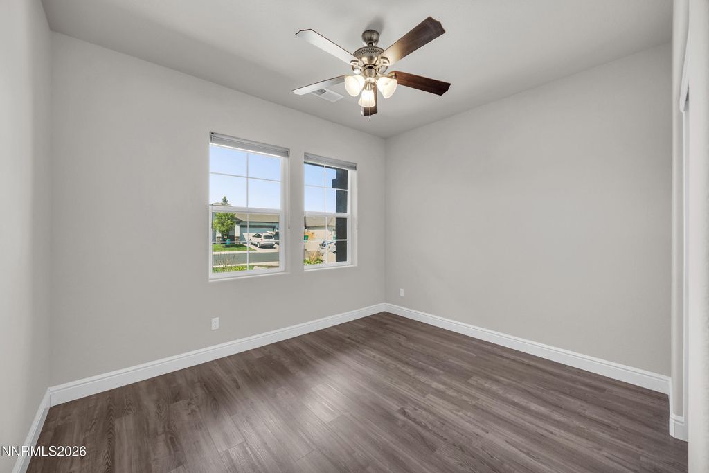 Image 20 of property listing at 214 Red Oak Drive, Fernley, NV 89408