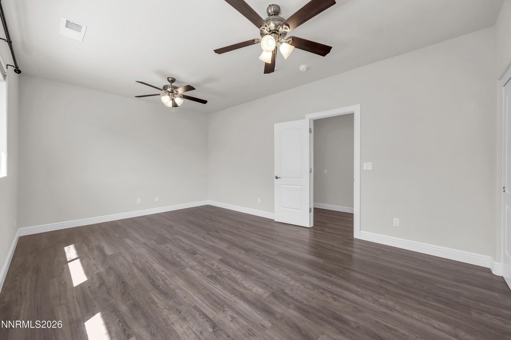 Image 23 of property listing at 214 Red Oak Drive, Fernley, NV 89408