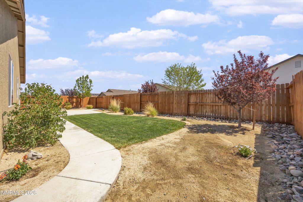 Image 29 of property listing at 214 Red Oak Drive, Fernley, NV 89408