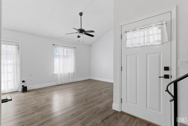 5400 Dunsmuir Road 23, Bakersfield, CA 93309