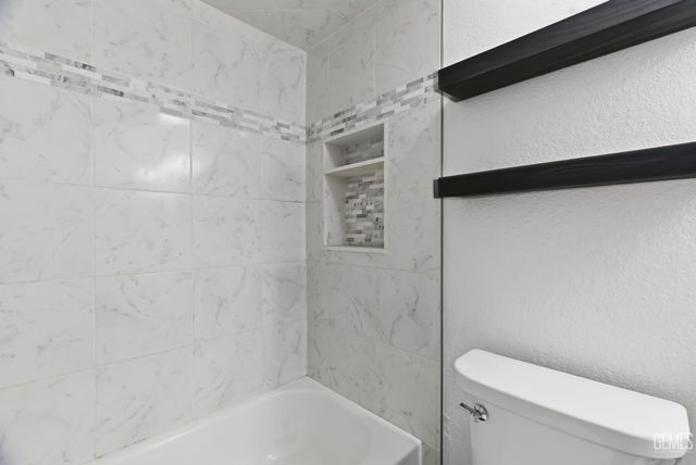 5400 Dunsmuir Road 23, Bakersfield, CA 93309