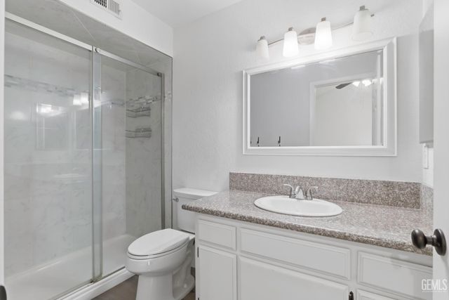 5400 Dunsmuir Road 23, Bakersfield, CA 93309