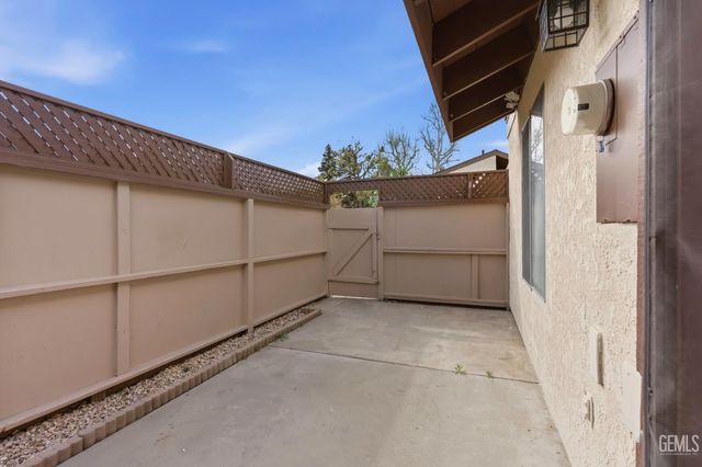 5400 Dunsmuir Road 23, Bakersfield, CA 93309