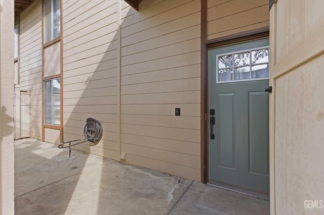 5400 Dunsmuir Road 23, Bakersfield, CA 93309