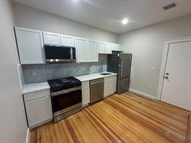 51 Pasadena 2, Boston, MA 02121