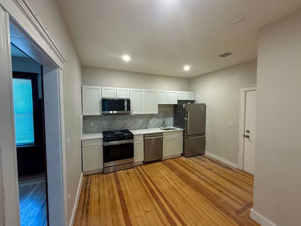 51 Pasadena 2, Boston, MA 02121