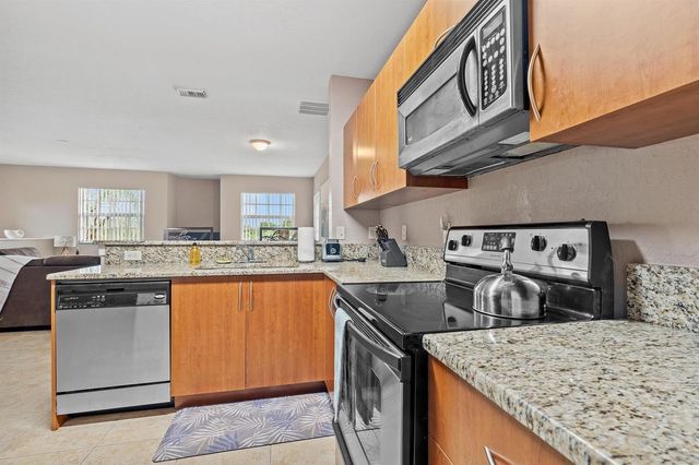 152 SW Peacock Boulevard 27-203, Port St. Lucie, FL 34986