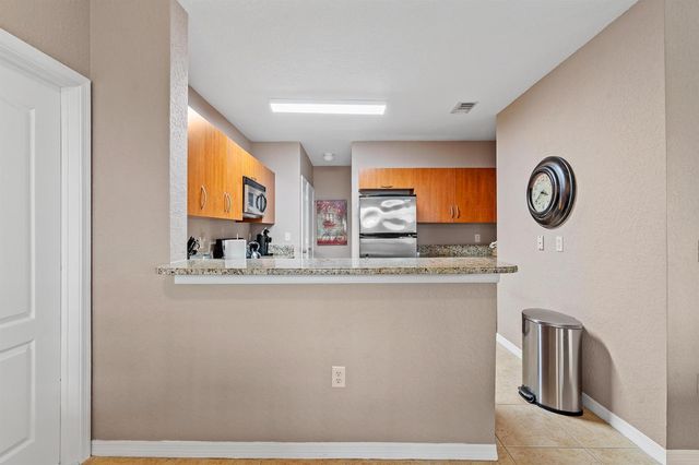 152 SW Peacock Boulevard 27-203, Port St. Lucie, FL 34986