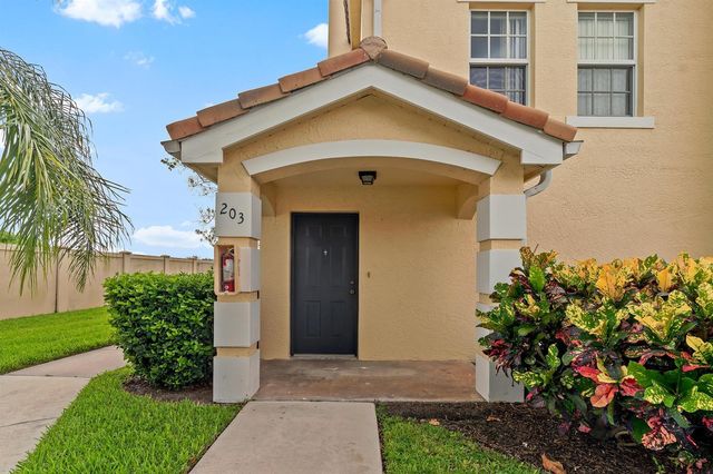 152 SW Peacock Boulevard 27-203, Port St. Lucie, FL 34986