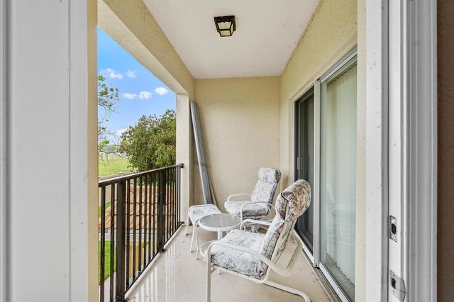 152 SW Peacock Boulevard 27-203, Port St. Lucie, FL 34986