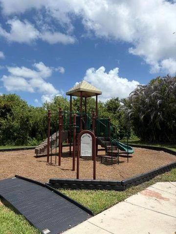 152 SW Peacock Boulevard 27-203, Port St. Lucie, FL 34986