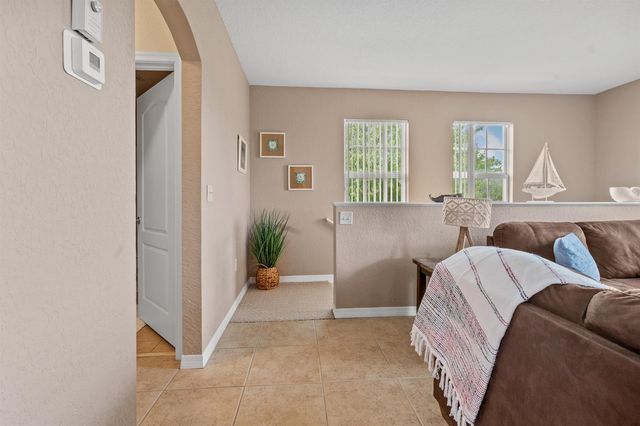 152 SW Peacock Boulevard 27-203, Port St. Lucie, FL 34986