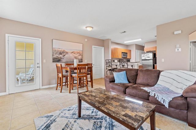 152 SW Peacock Boulevard 27-203, Port St. Lucie, FL 34986