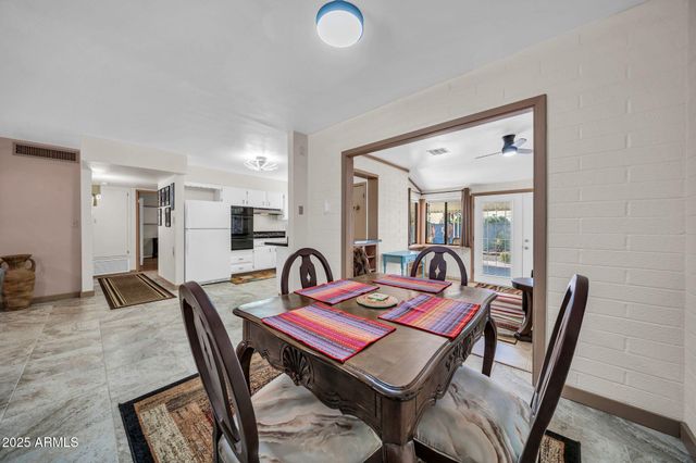 10517 W CUMBERLAND Drive, Sun City, AZ 85351