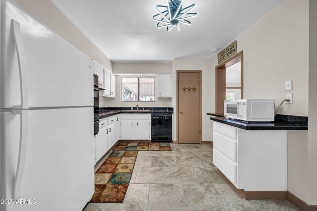 10517 W CUMBERLAND Drive, Sun City, AZ 85351