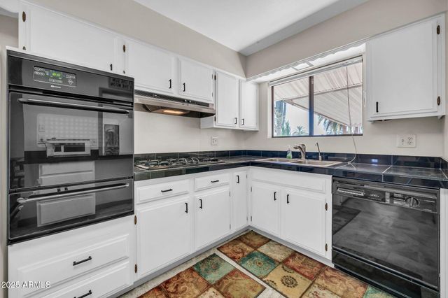 10517 W CUMBERLAND Drive, Sun City, AZ 85351