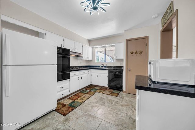 10517 W CUMBERLAND Drive, Sun City, AZ 85351