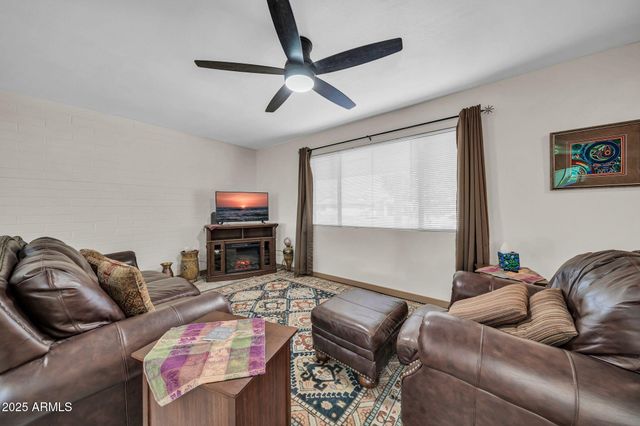 10517 W CUMBERLAND Drive, Sun City, AZ 85351