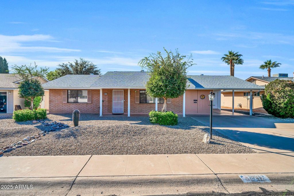 10517 W CUMBERLAND Drive, Sun City, AZ 85351