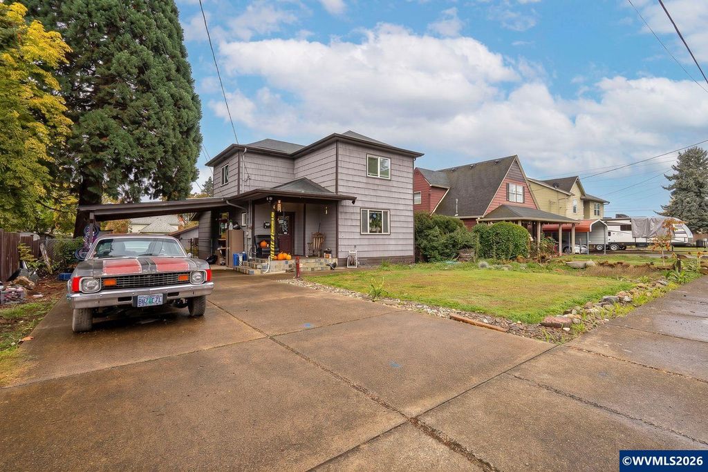 Image 1 of property listing at 1350 Ellis St, Dallas, OR 97355