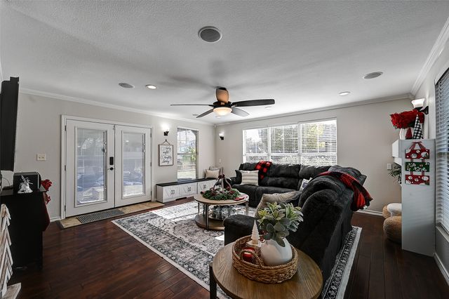 6844 Dogwood Lane, North Richland Hills, TX 76182