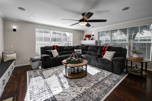 6844 Dogwood Lane, North Richland Hills, TX 76182