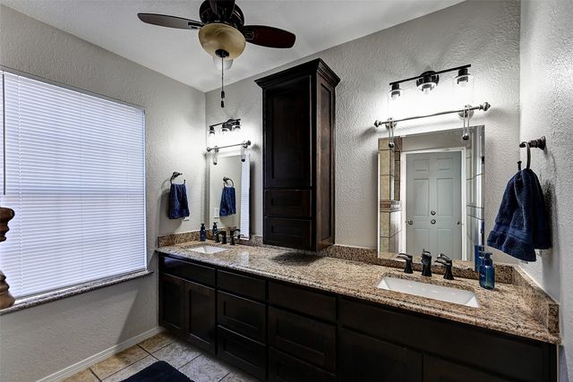 6844 Dogwood Lane, North Richland Hills, TX 76182