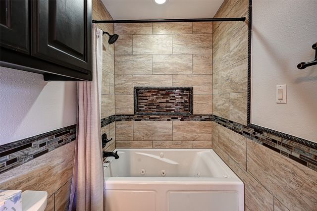 6844 Dogwood Lane, North Richland Hills, TX 76182