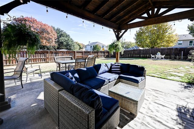 6844 Dogwood Lane, North Richland Hills, TX 76182