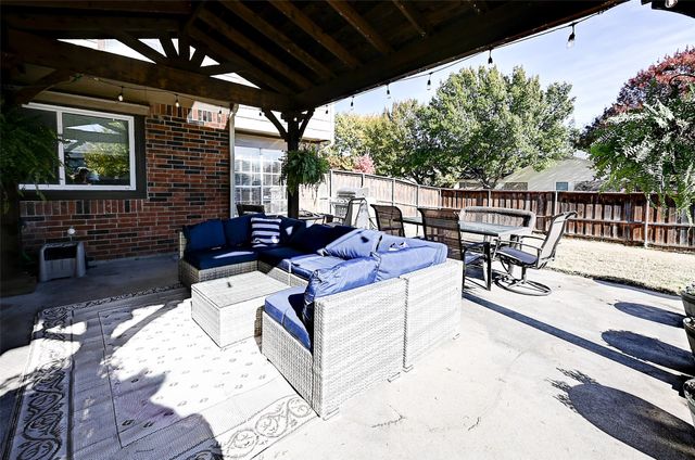 6844 Dogwood Lane, North Richland Hills, TX 76182