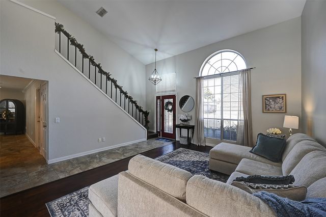 6844 Dogwood Lane, North Richland Hills, TX 76182