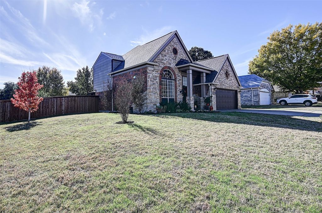 6844 Dogwood Lane, North Richland Hills, TX 76182