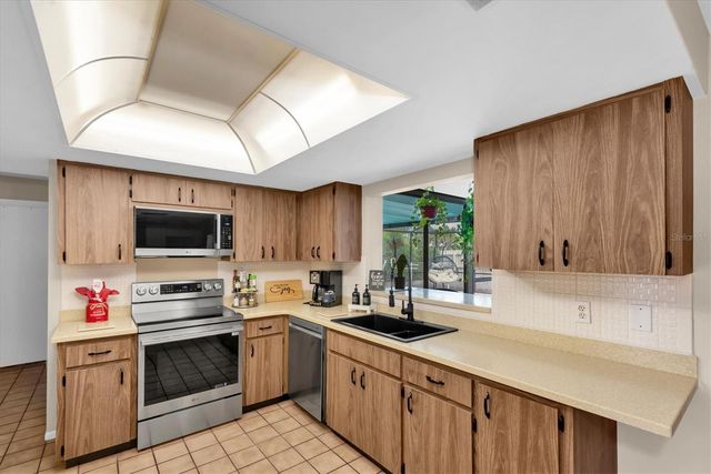 14321 113TH AVENUE, Largo, FL 33774