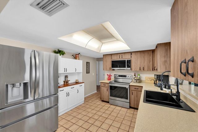 14321 113TH AVENUE, Largo, FL 33774